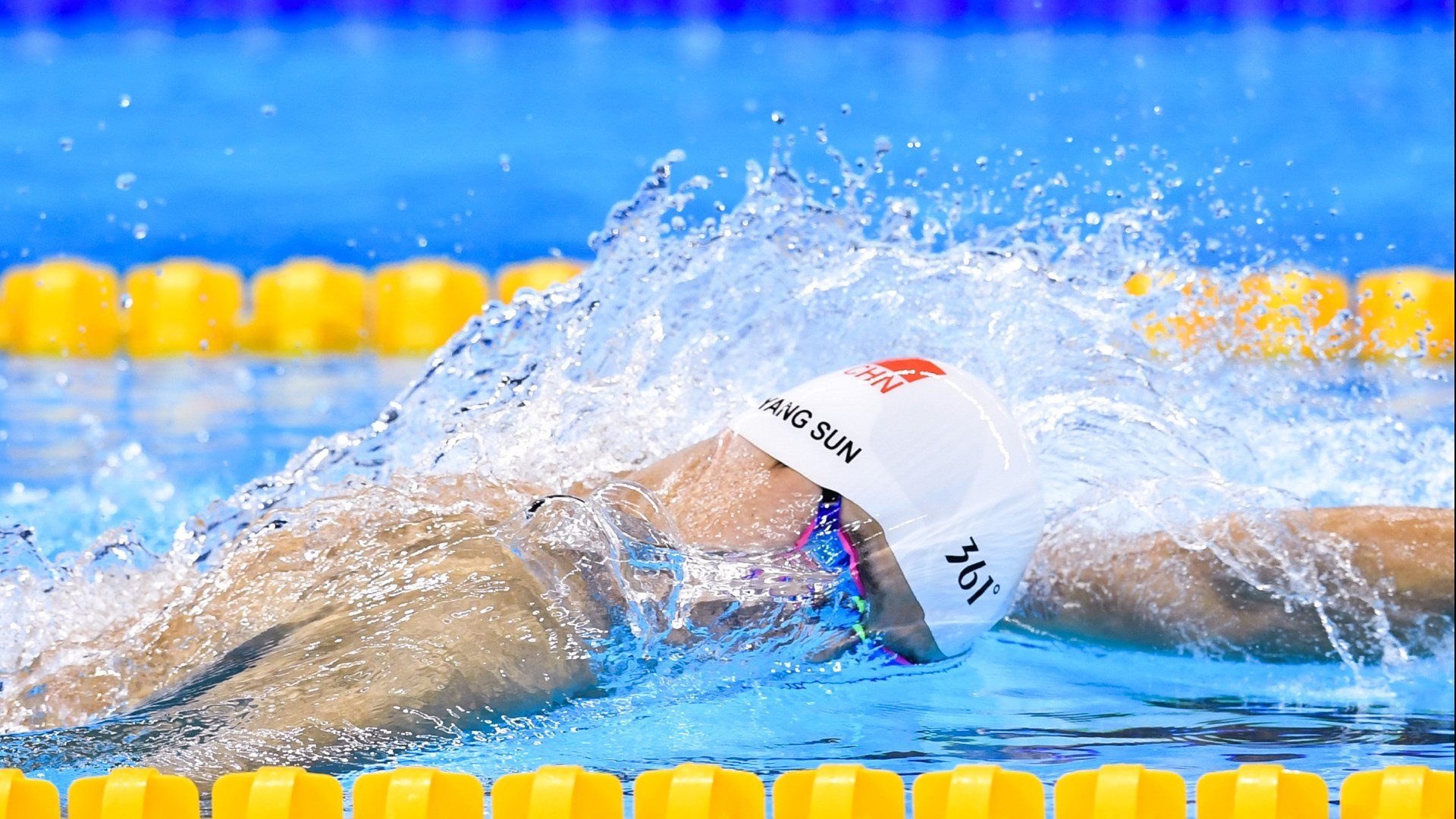 凯恩欧冠封神夜，莱比锡红牛的阿尔及利亚血性启示录