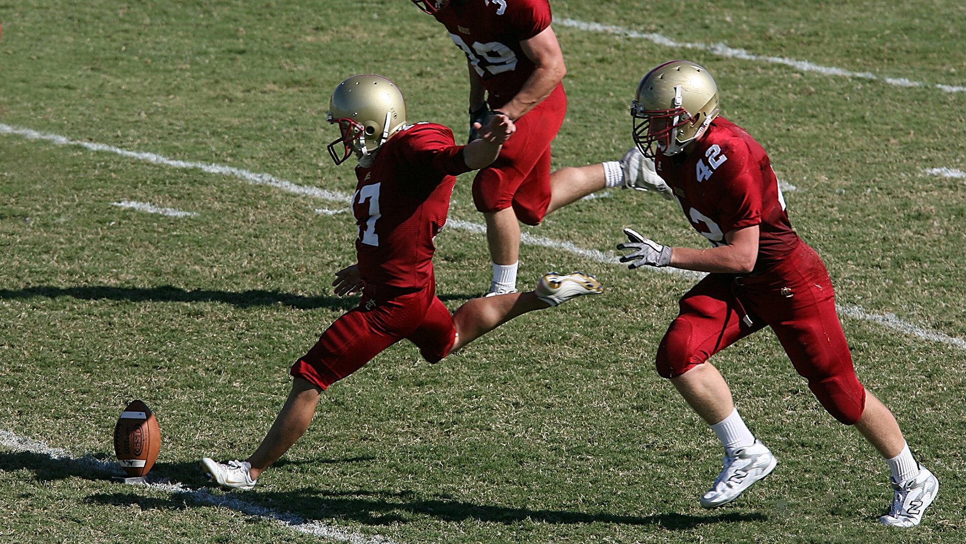 英格兰掀翻卡塔尔，F1年度争冠焦点战背后的国家荣耀